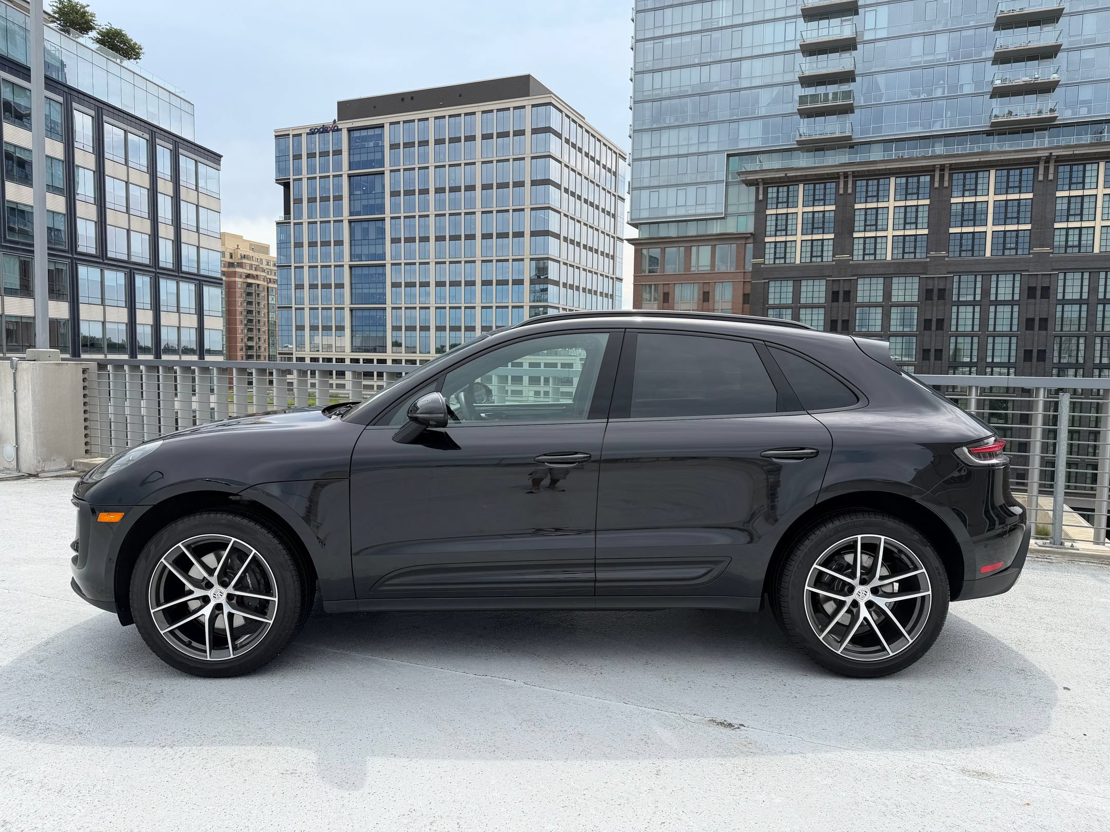 Certified 2026 Porsche Macan AWD/4WD image 2