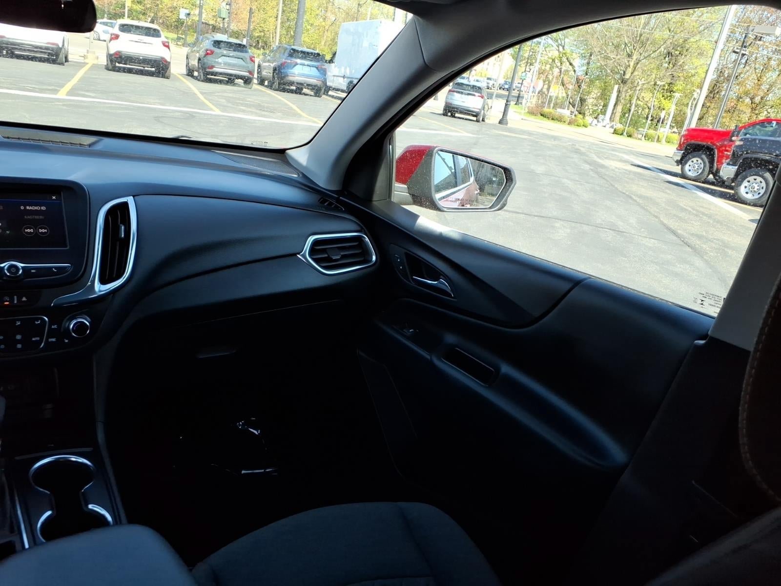 Used 2023 Chevrolet Equinox LT AWD/4WD image 16