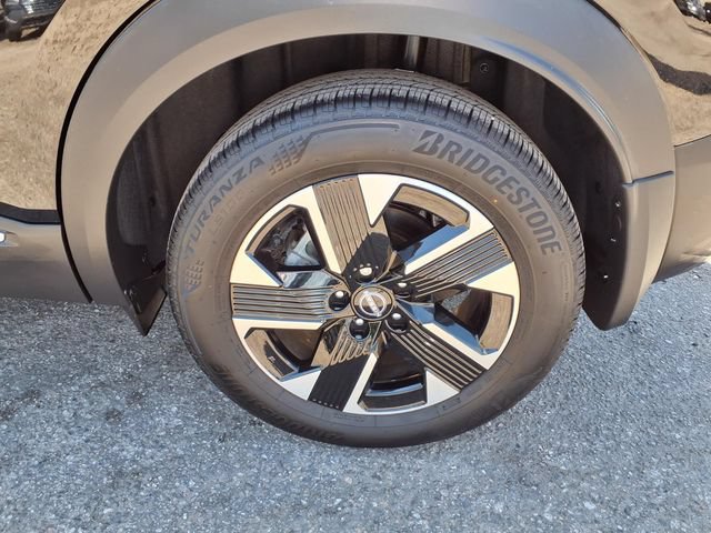 Certified 2025 Nissan Kicks SV AWD/4WD image 19