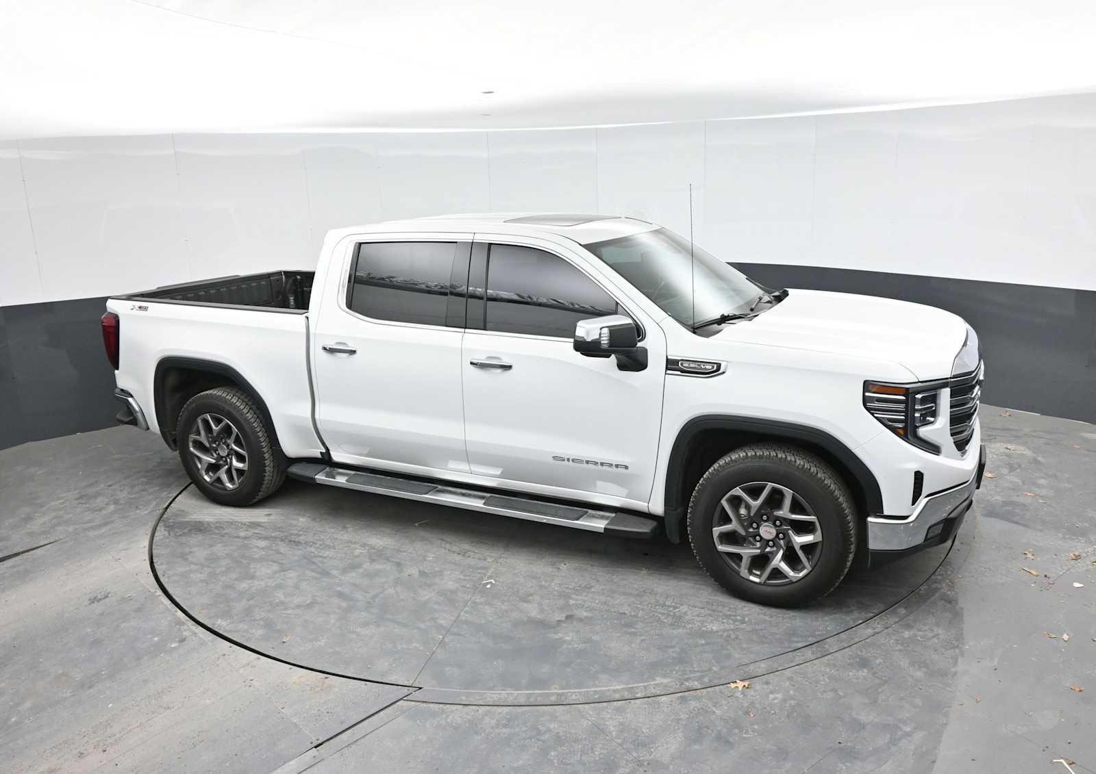 Used 2023 GMC Sierra 1500 SLT w/ SLT Premium Package AWD/4WD image 19