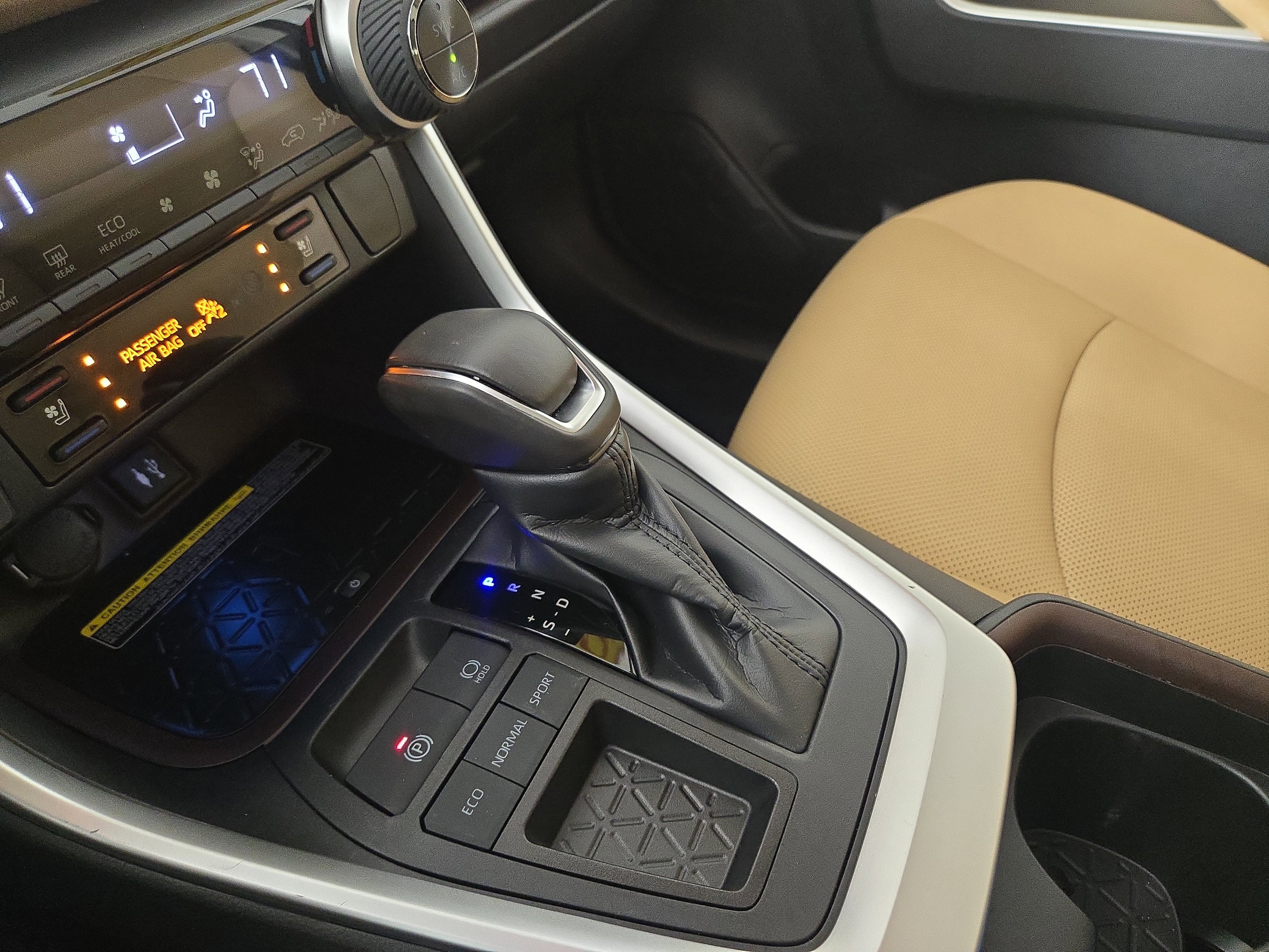 Used 2019 Toyota RAV4 Limited w/ Advanced Technology Package FWD image 24