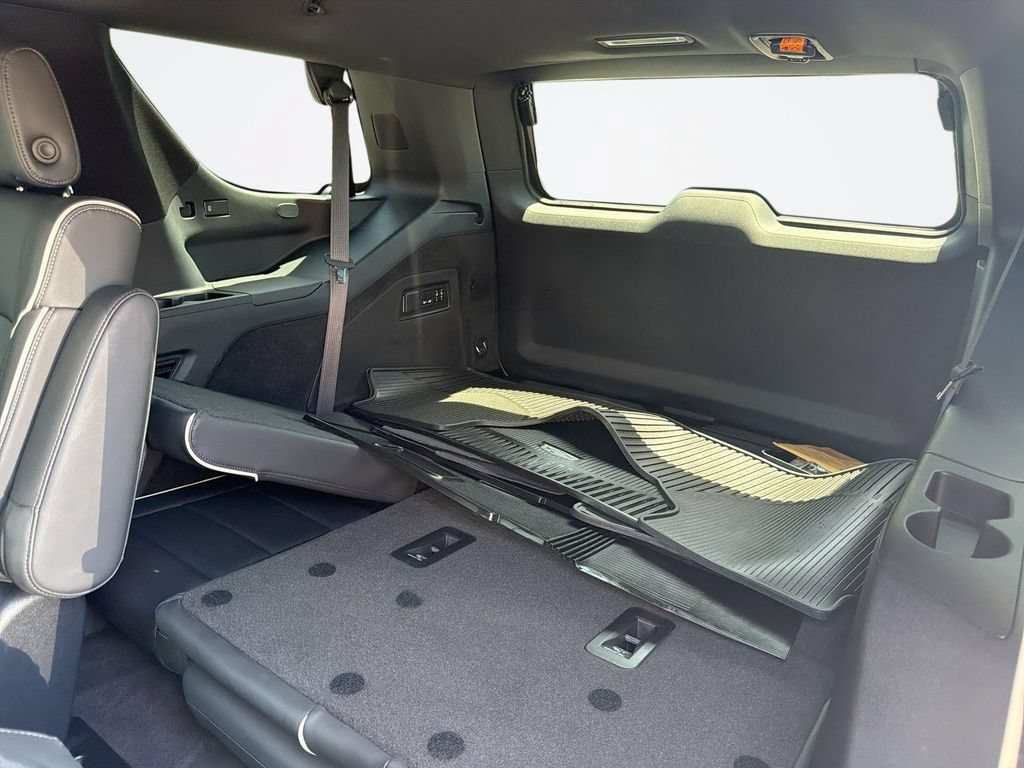 Certified 2022 Cadillac Escalade Sport w/ Touring Package AWD/4WD image 27