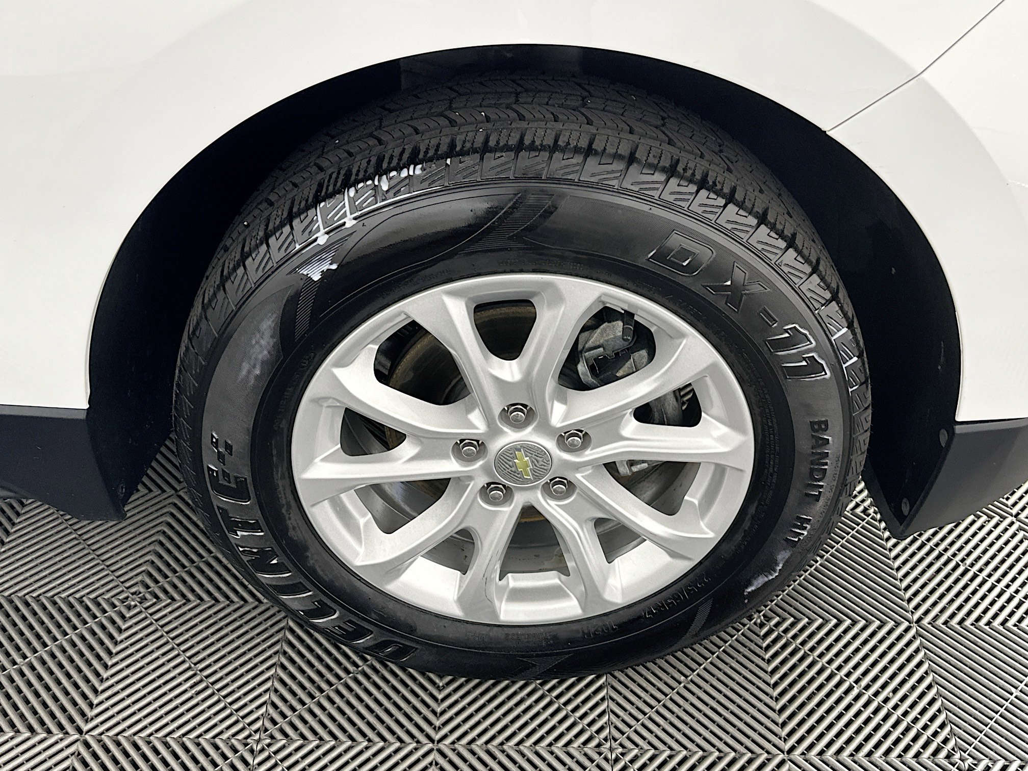 Used 2020 Chevrolet Equinox LS image 11