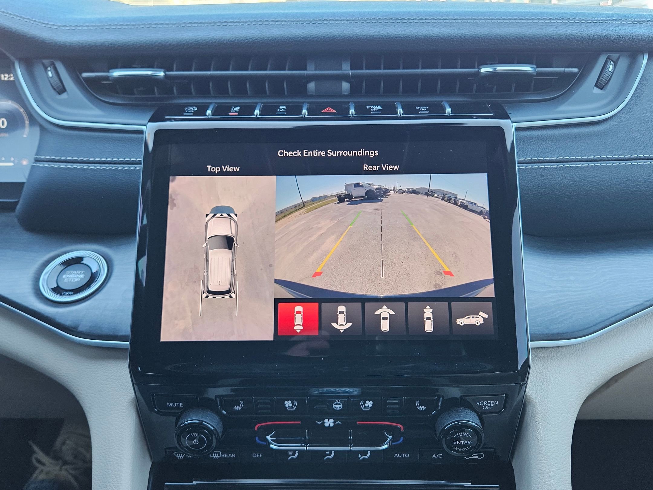 Certified 2024 Jeep Grand Cherokee Limited w/ Luxury Tech Group II image 18