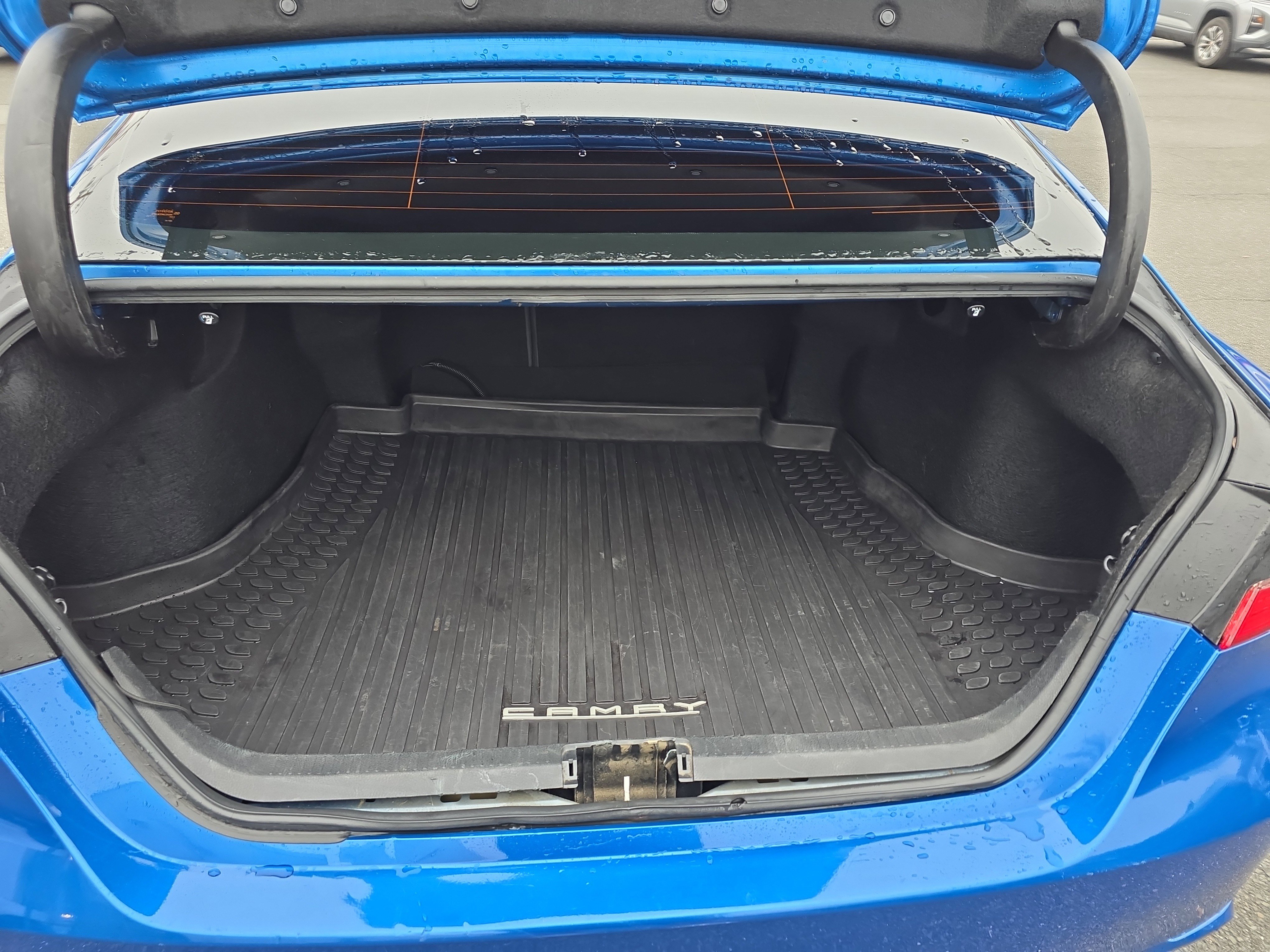 Used 2018 Toyota Camry SE w/ Audio Package video 5