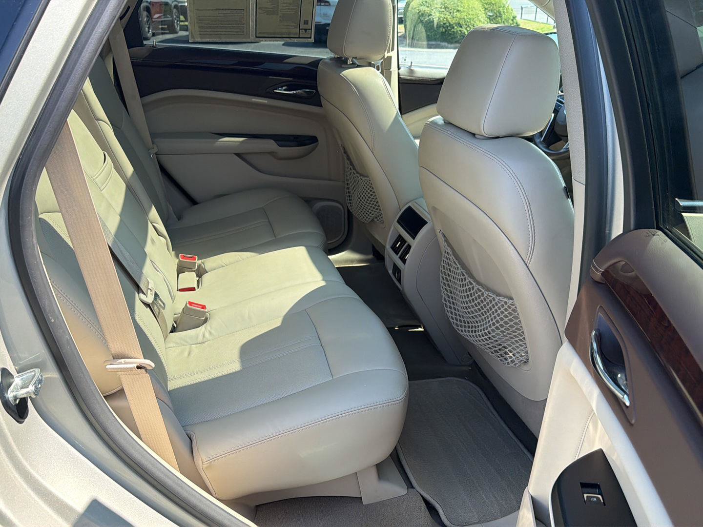 Used 2016 Cadillac SRX Luxury w/ Driver Awareness Package FWD image 12