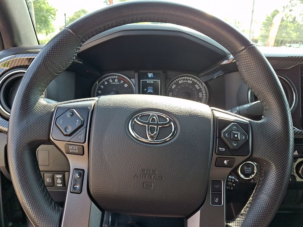 Used 2022 Toyota Tacoma TRD Sport AWD/4WD image 19