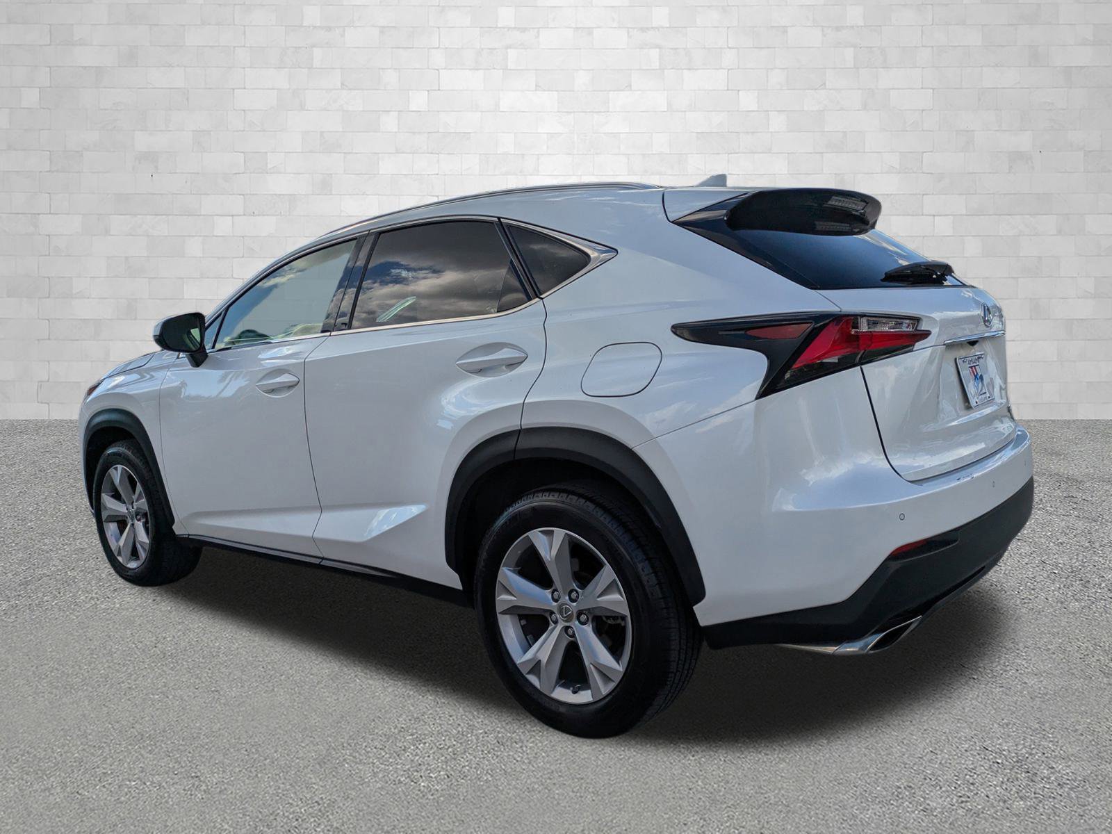 Used 2017 Lexus NX 200t FWD image 4