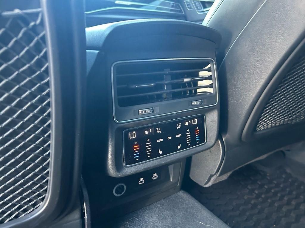 Used 2025 Audi SQ8 Prestige image 10