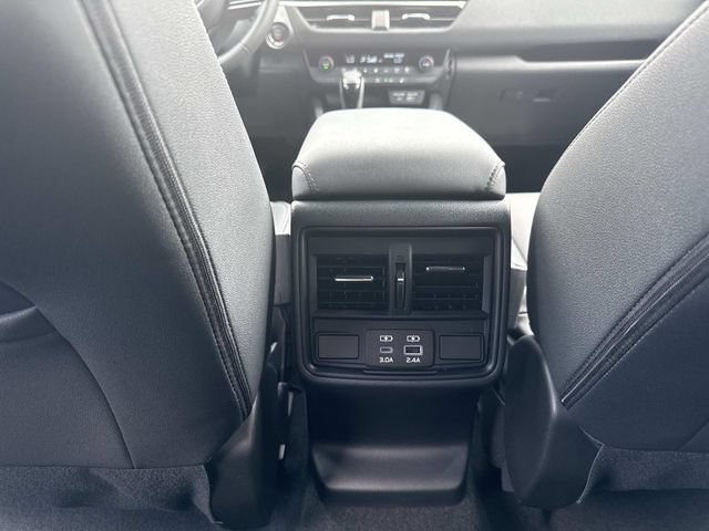 Used 2026 Subaru Outback Premium AWD/4WD image 15