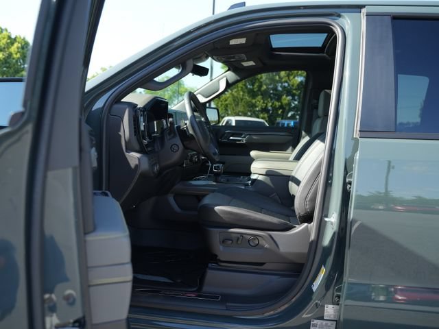 Used 2026 Chevrolet Silverado 1500 ZR2 w/ Dark Appearance Package AWD/4WD image 14