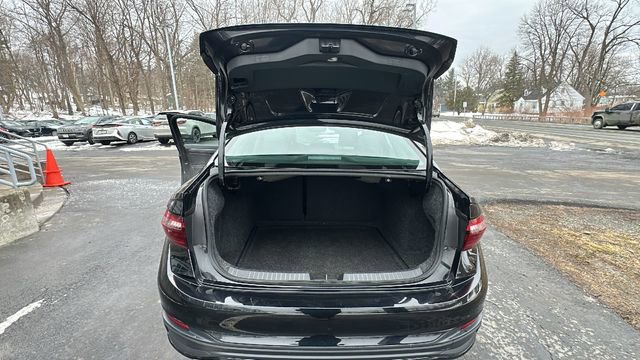 Used 2022 Volkswagen Jetta SE image 38