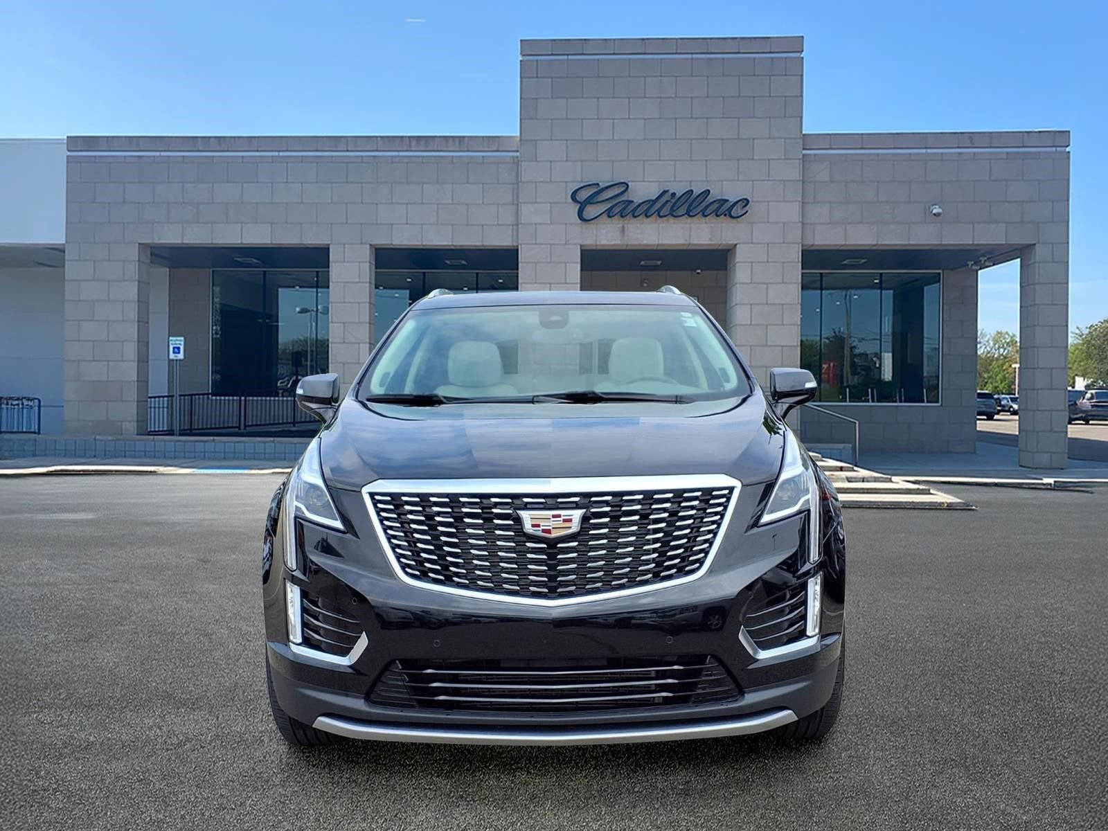 Certified 2024 Cadillac XT5 Premium Luxury AWD/4WD image 2