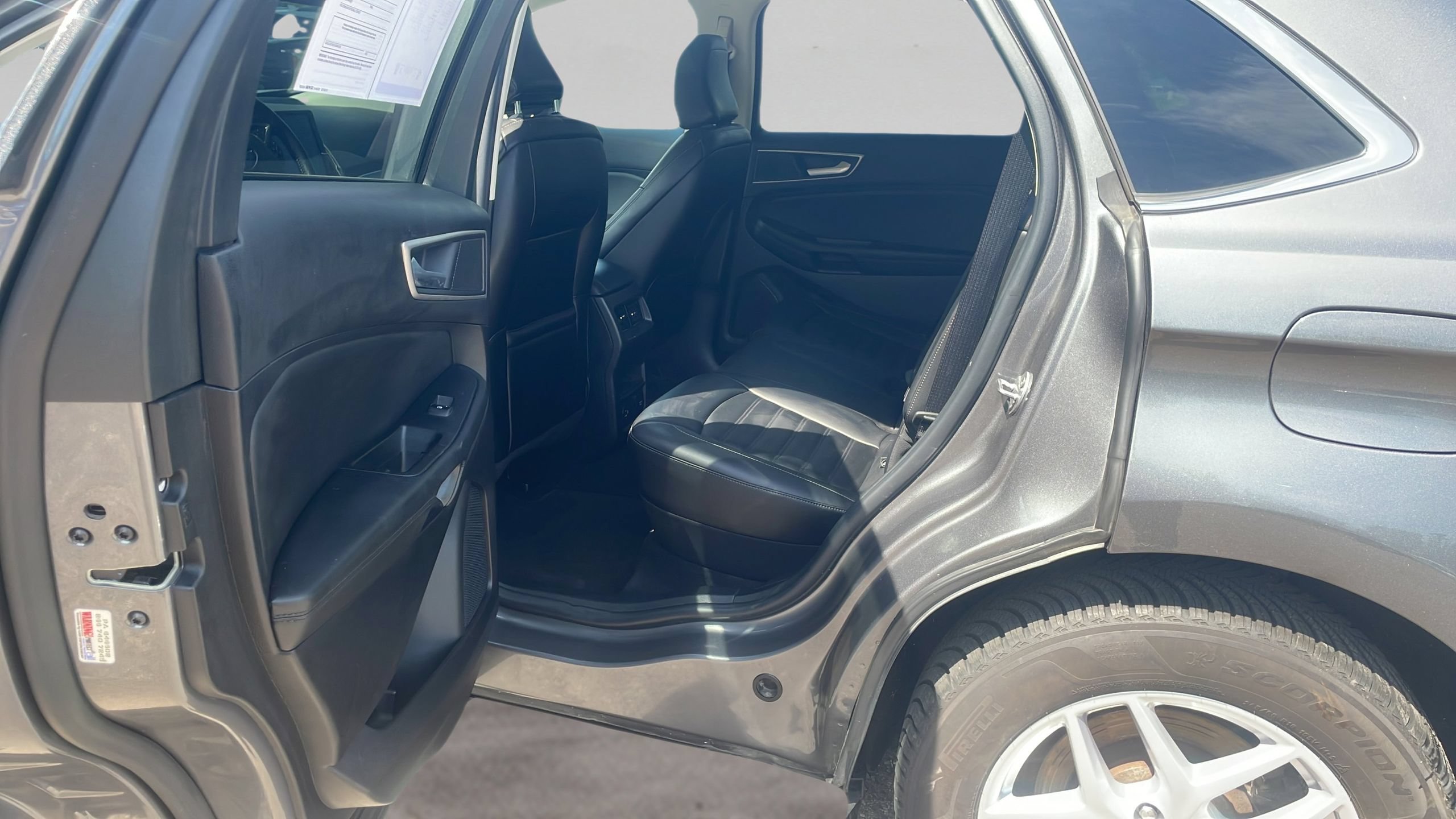 Used 2021 Ford Edge SEL w/ Convenience Package AWD/4WD image 13