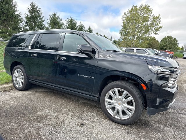 Used 2022 Chevrolet Suburban High Country w/ Max Trailering Package AWD/4WD image 5