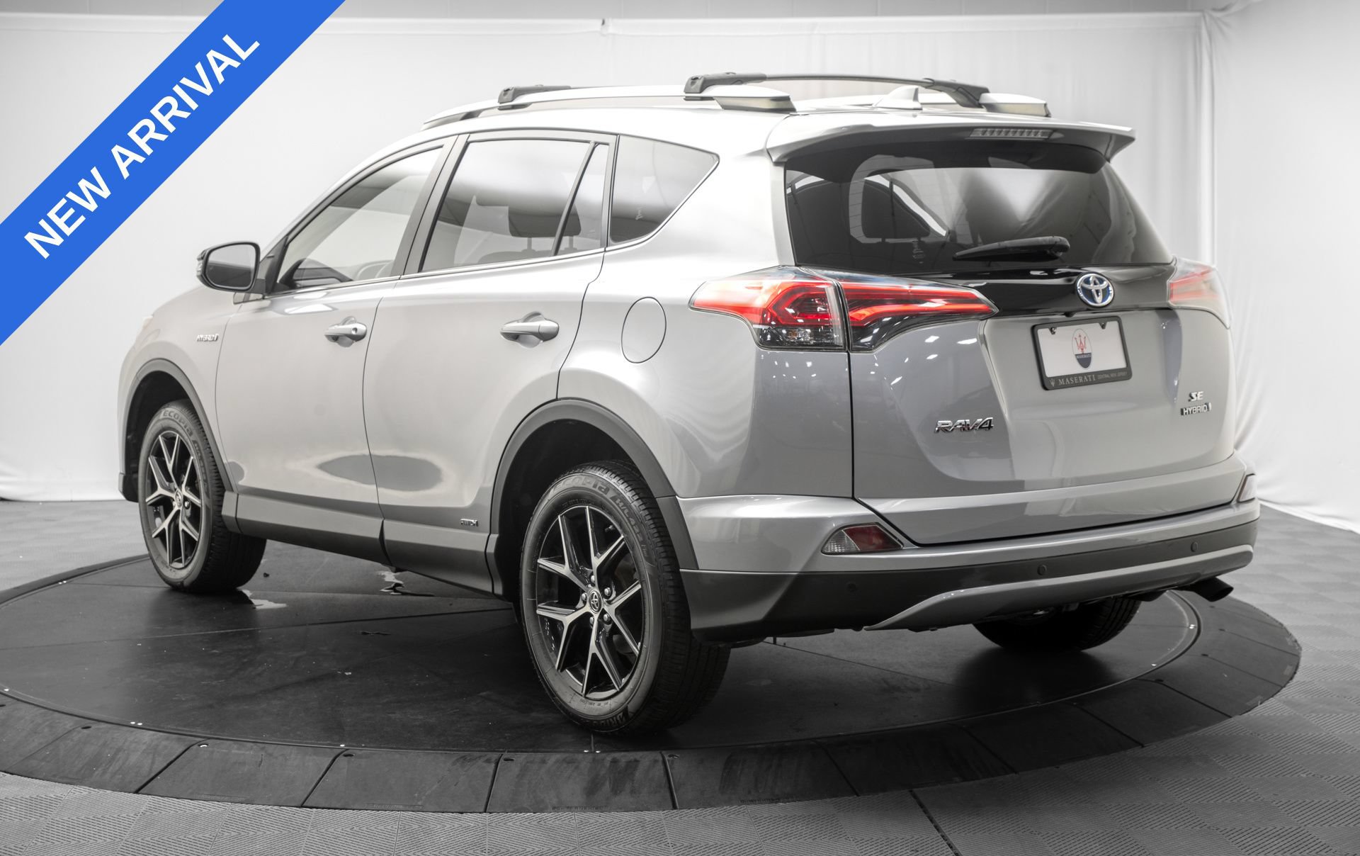 Used 2017 Toyota RAV4 SE w/ Advanced Technology Package AWD/4WD image 5