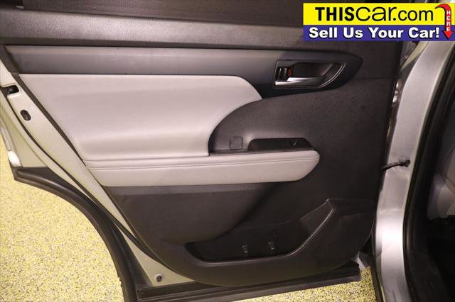 Used 2021 Toyota Highlander XLE image 29