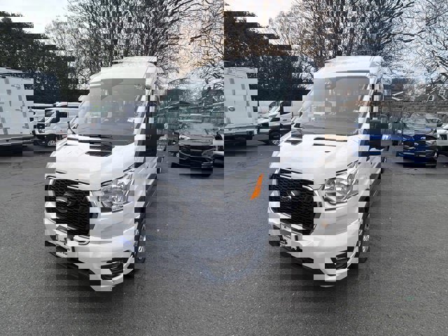 Used 2021 Ford Transit 350 XLT image 3
