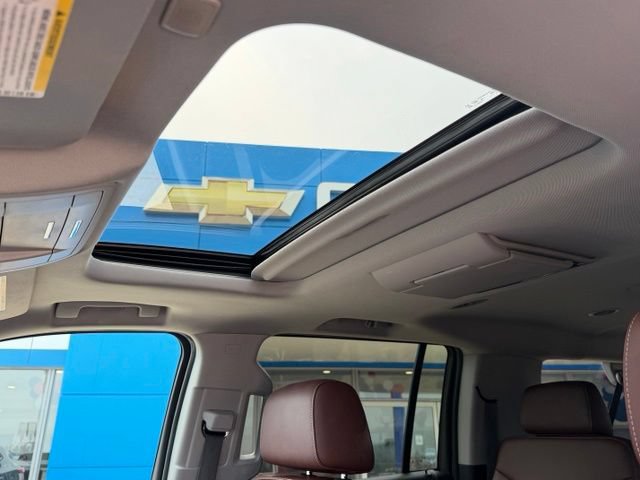 Used 2019 Chevrolet Suburban Premier w/ Premier Plus Edition AWD/4WD image 40