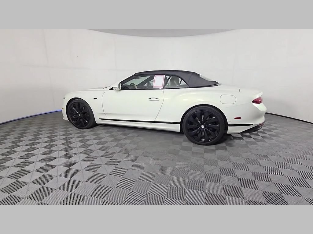 Used 2025 Bentley Continental GTC AWD/4WD image 44