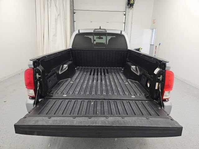 Used 2016 Toyota Tacoma TRD Sport w/ Towing Package AWD/4WD image 30