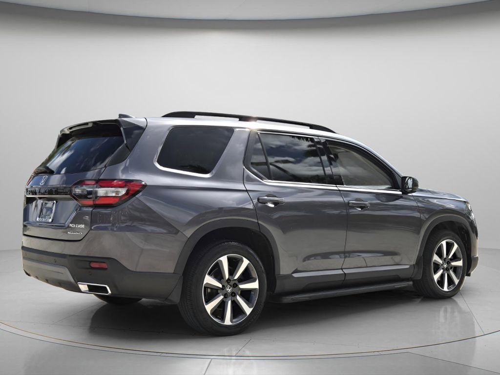 Certified 2024 Honda Pilot Touring image 7