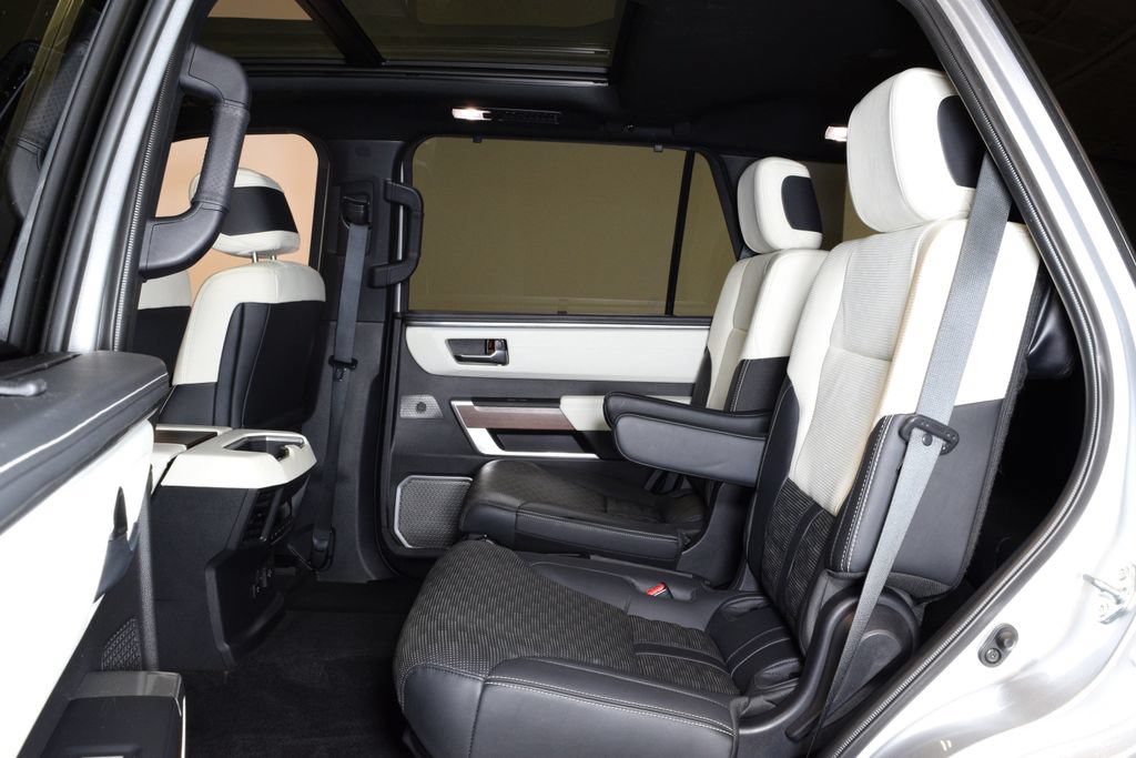 Used 2023 Toyota Sequoia Capstone AWD/4WD image 28