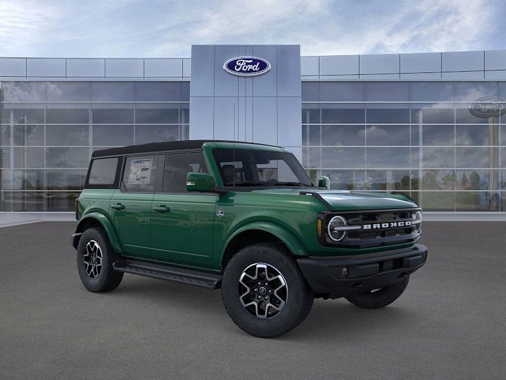 New 2025 Ford Bronco Outer Banks image 7