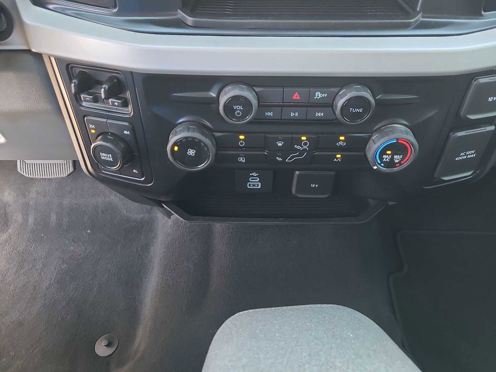 Used 2025 Ford F250 XLT w/ FX4 Off-Road Package image 25