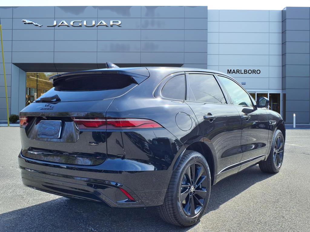 New 2026 Jaguar F-PACE R-Dynamic S image 2