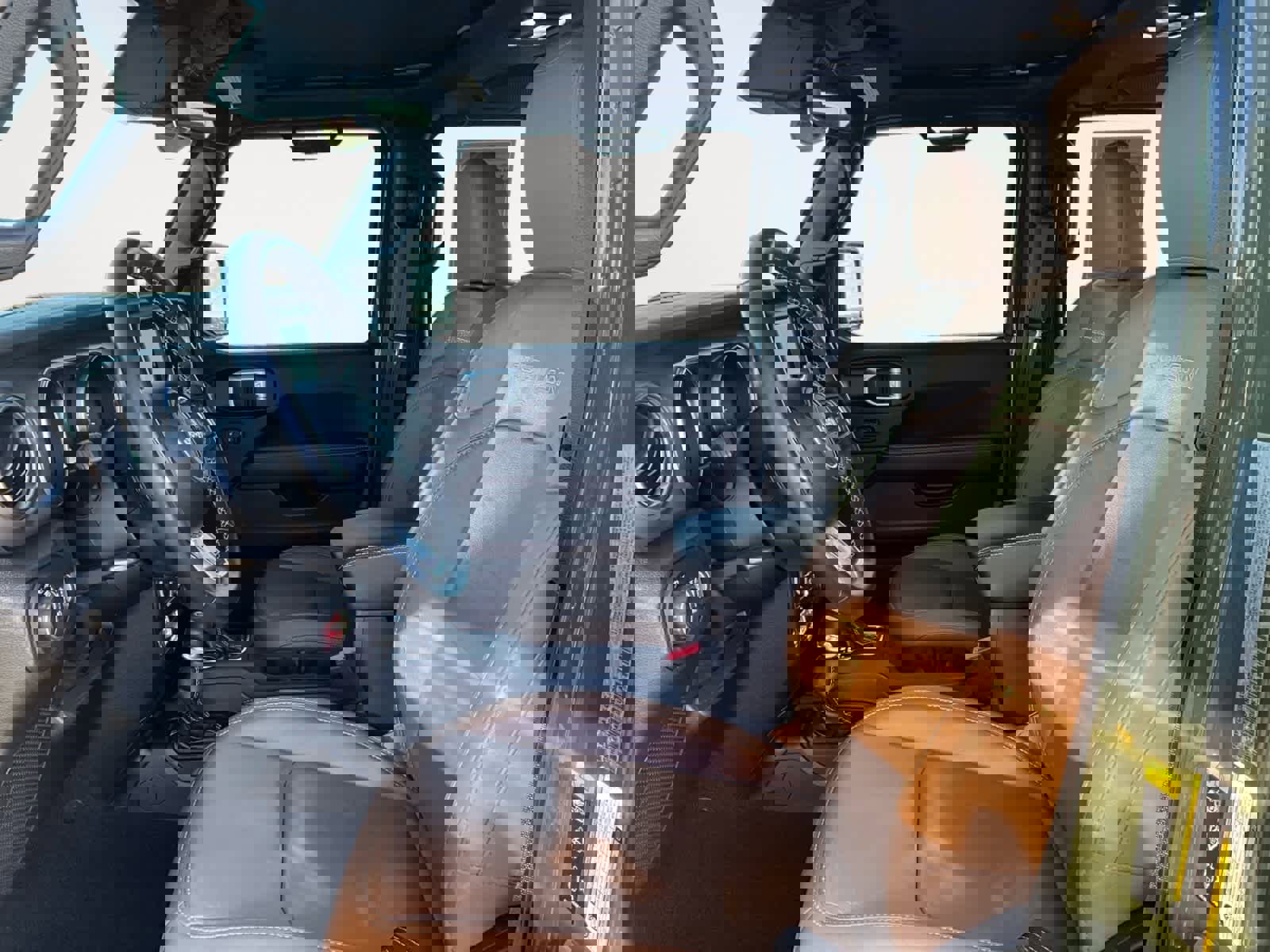 Used 2022 Jeep Wrangler Unlimited Rubicon w/ Steel Bumper Group image 11