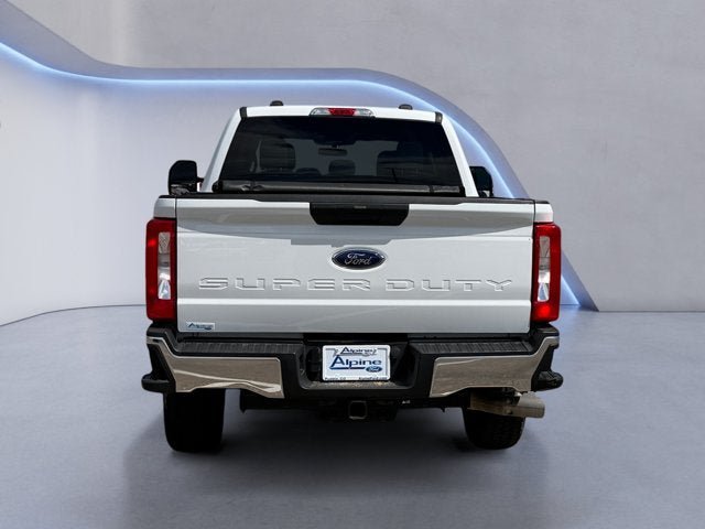 Used 2023 Ford F250 XLT w/ FX4 Off-Road Package AWD/4WD image 4