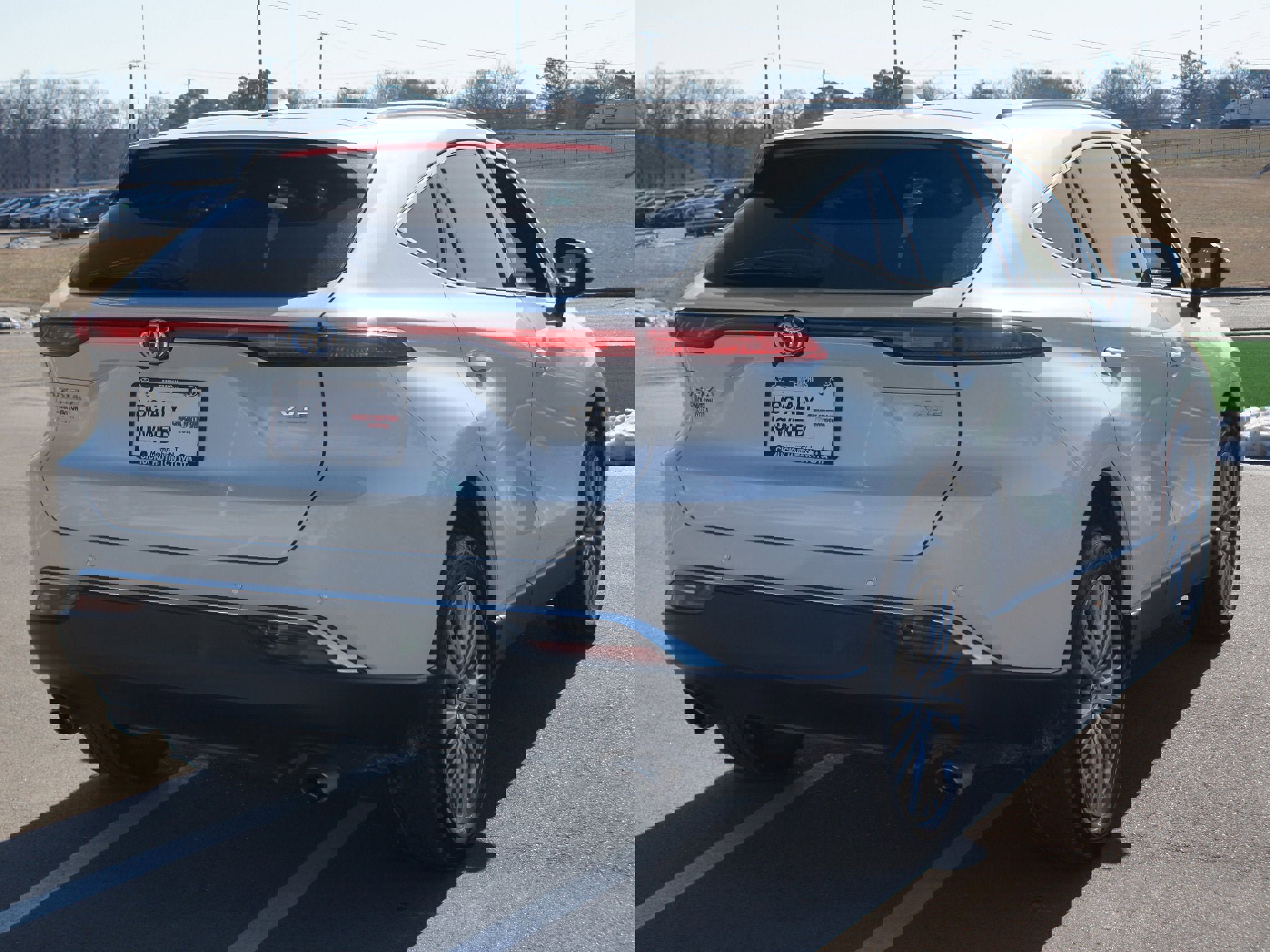 Used 2023 Toyota Venza XLE image 19