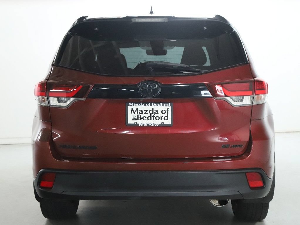 Used 2019 Toyota Highlander SE w/ Nightshade Edition AWD/4WD image 45