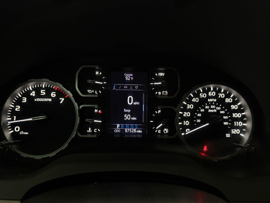 Used 2020 Toyota Tundra SR5 w/ SR5 Upgrade Package AWD/4WD image 18