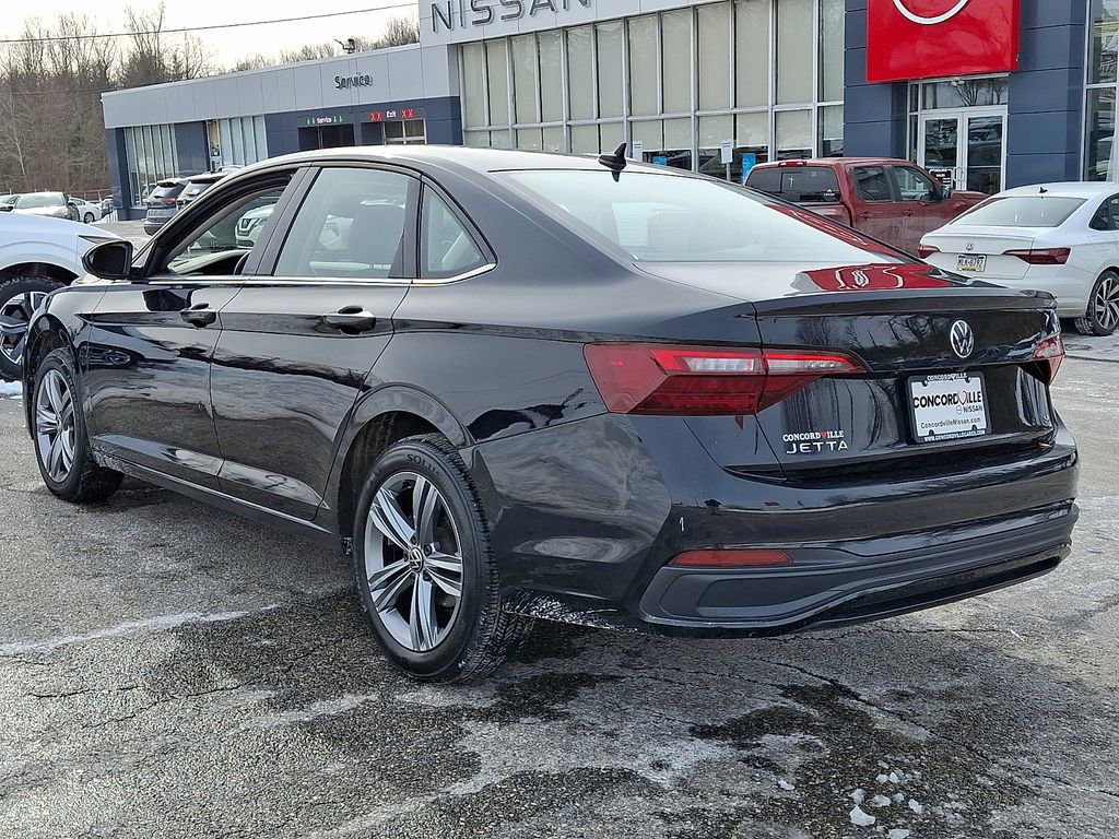 Used 2024 Volkswagen Jetta SE image 4