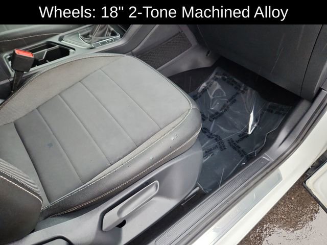 Used 2024 Volkswagen Taos SE image 22