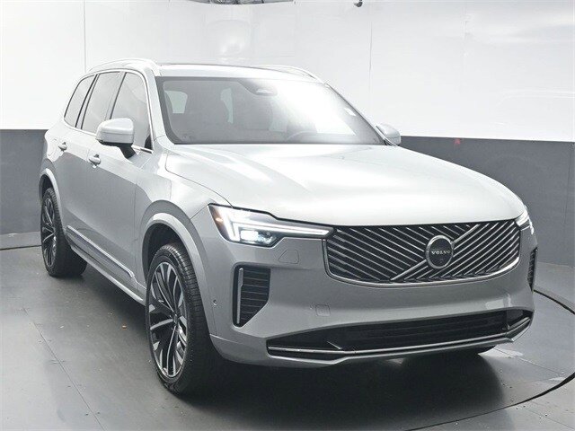 Used 2026 Volvo XC90 B6 Plus w/ Protection Package Premier AWD/4WD image 2