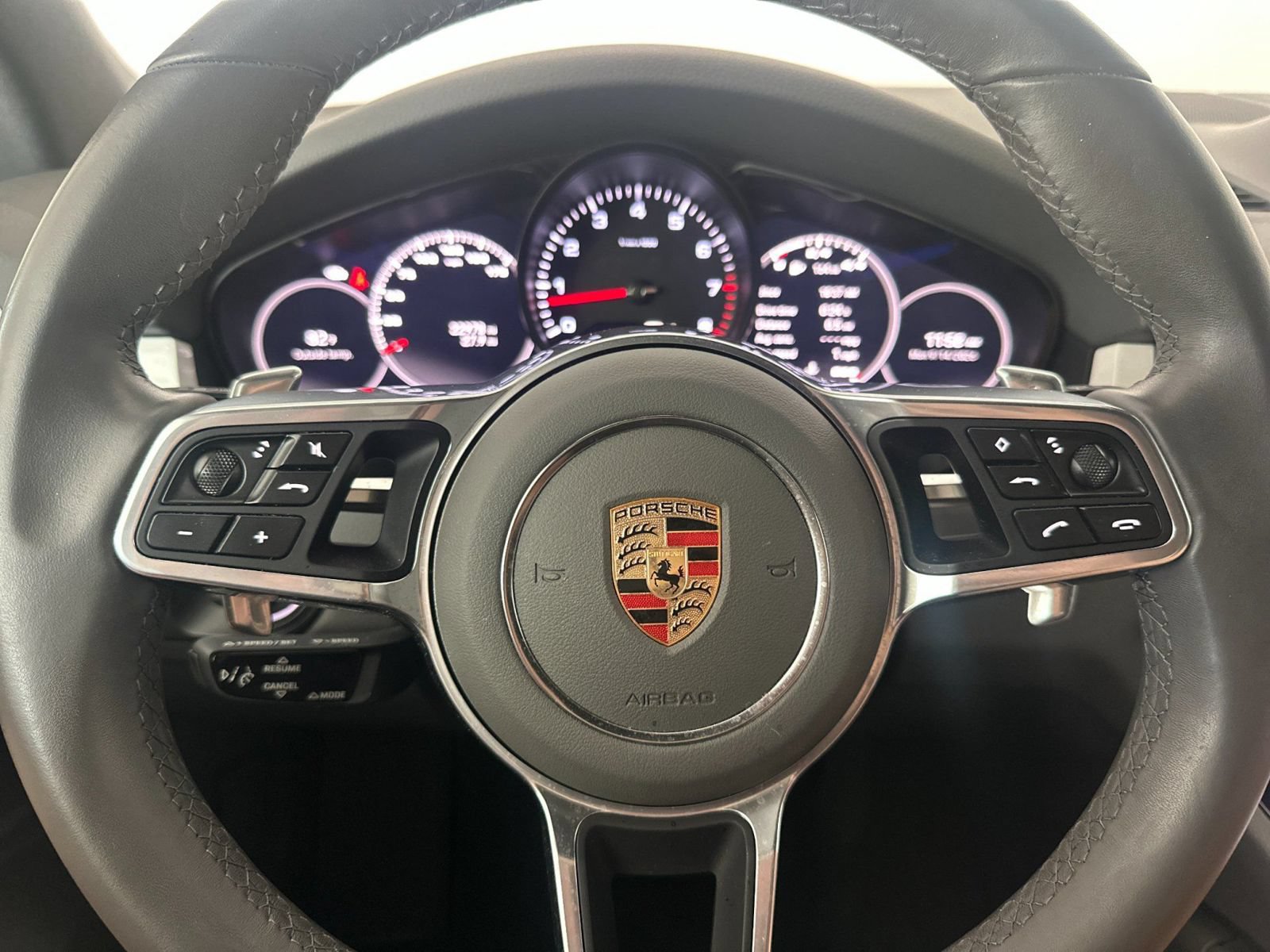 Certified 2023 Porsche Cayenne Platinum Edition AWD/4WD image 22