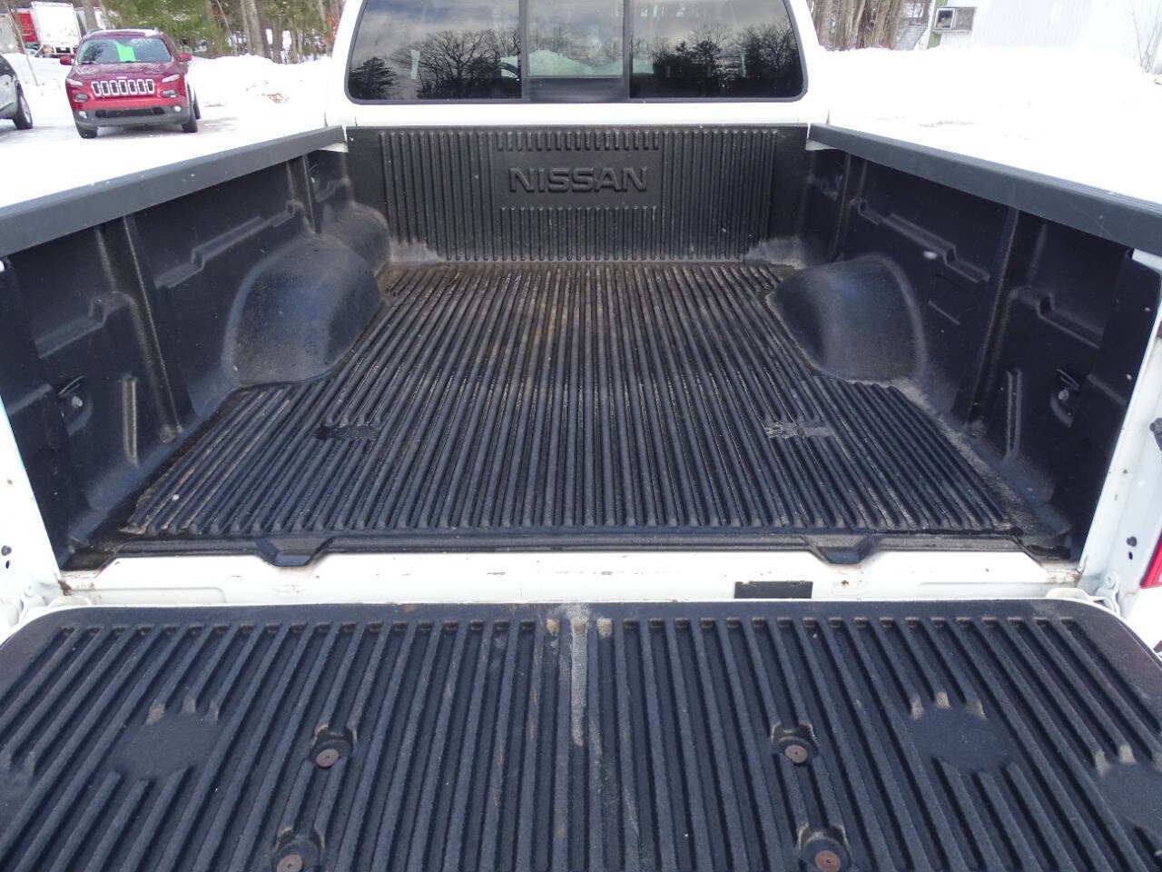 Used 2013 Nissan Frontier SV image 34