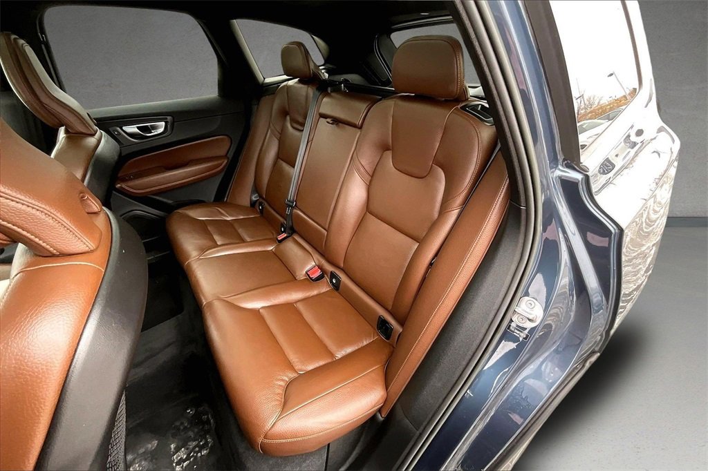 Used 2023 Volvo XC60 B5 Plus w/ Climate Package image 21