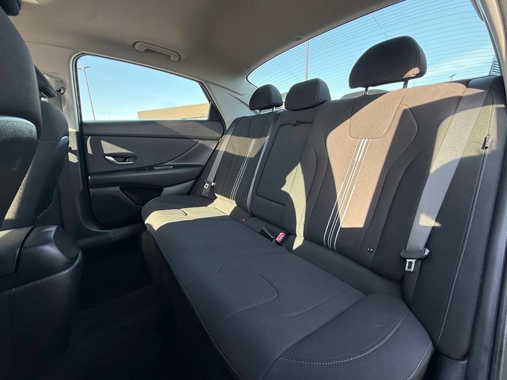 Used 2025 Hyundai Elantra SEL FWD image 24
