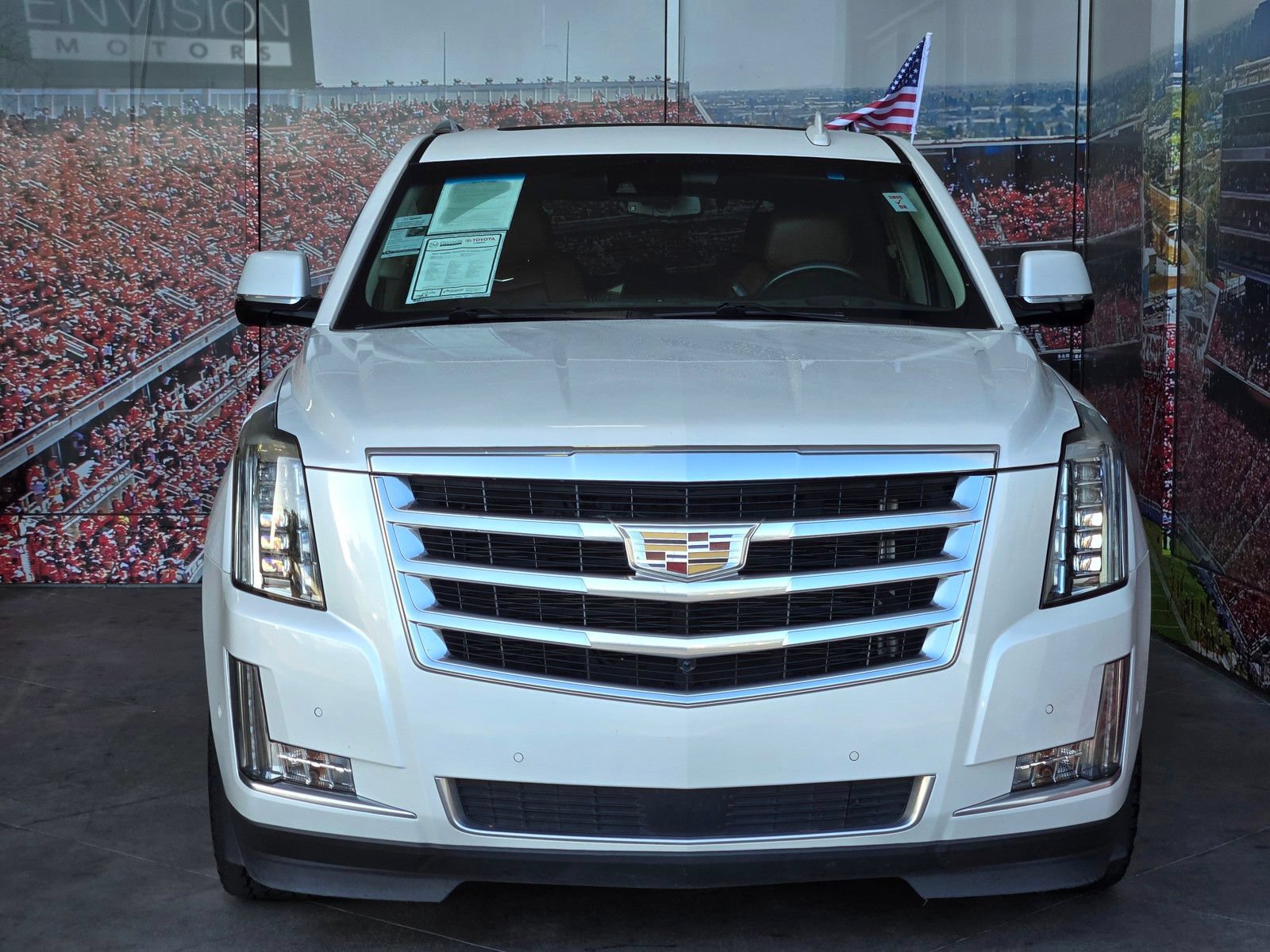 Used 2017 Cadillac Escalade Premium Luxury AWD/4WD image 3