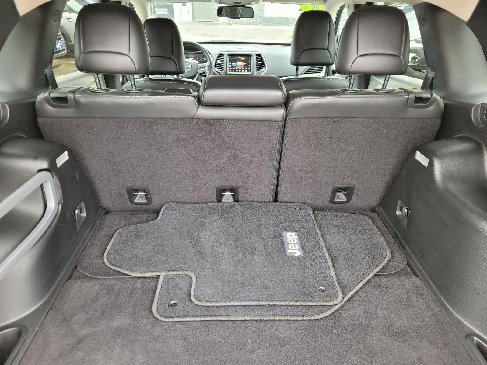 Used 2016 Jeep Cherokee Limited image 19