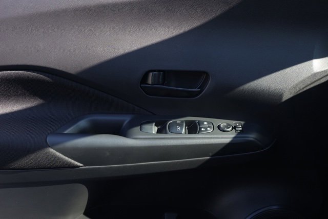 New 2025 Nissan Kicks Play S image 24