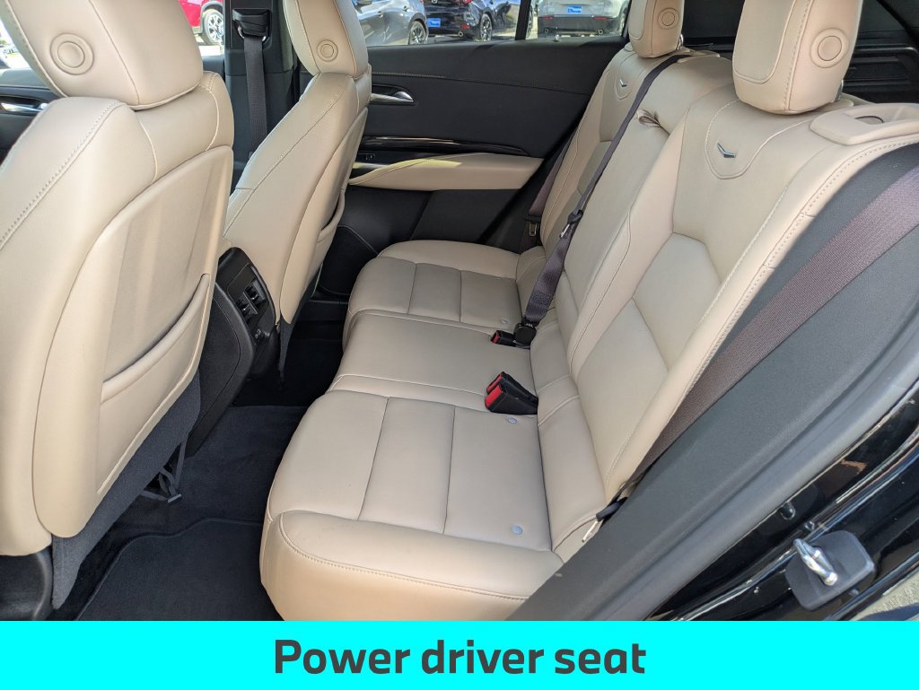Used 2024 Cadillac XT4 Luxury w/ Cold Weather Package FWD image 25