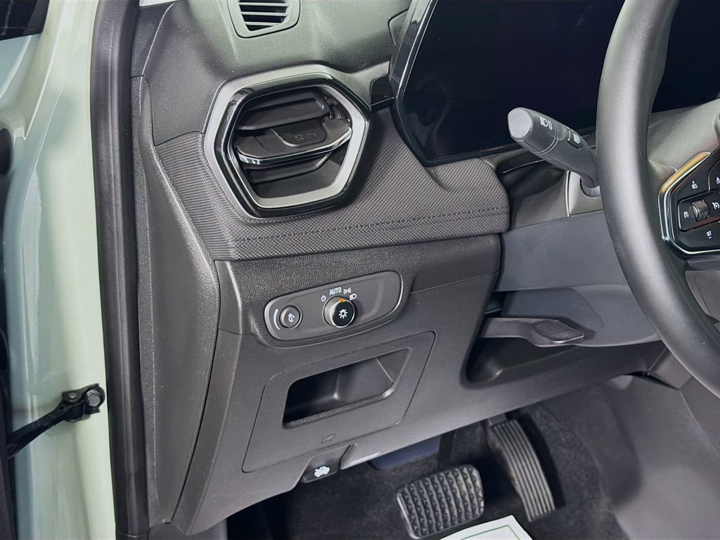 Used 2025 Chevrolet TrailBlazer LT w/ Convenience Package FWD image 11