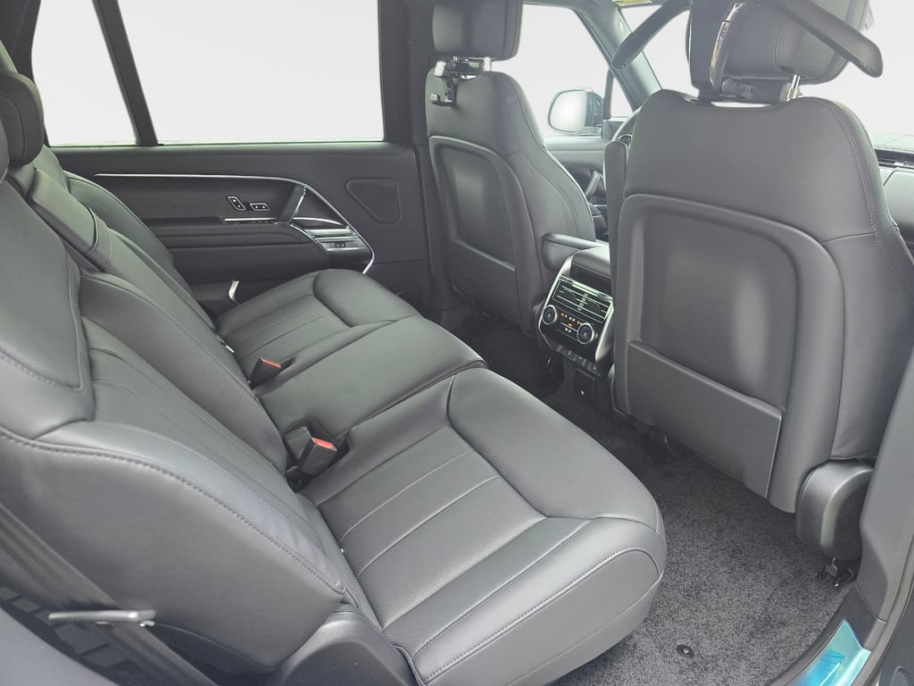 New 2026 Land Rover Range Rover Long Wheelbase SE AWD/4WD image 10