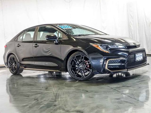 Used 2022 Toyota Corolla SE FWD image 2