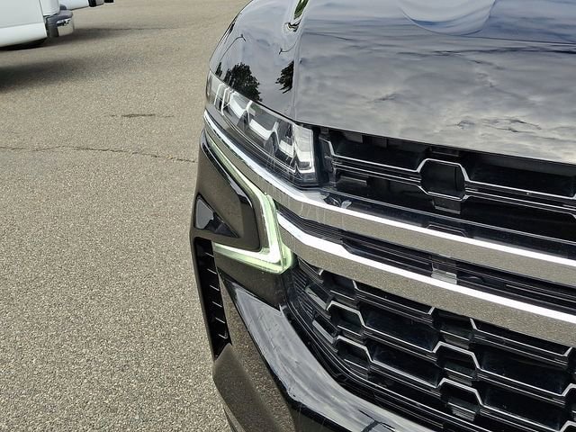 Used 2021 Chevrolet Suburban LS AWD/4WD image 17